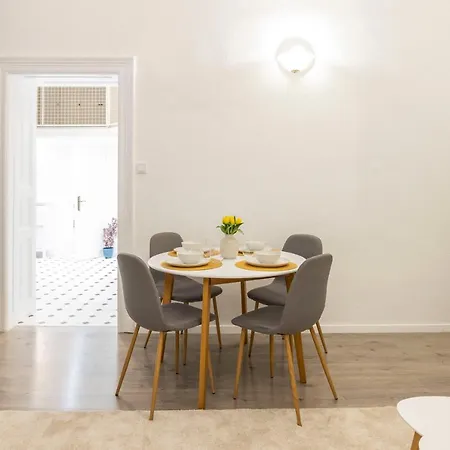 Deluxe & Cozy Dream In The Heart Of