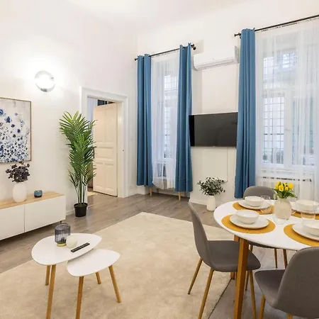 Deluxe & Cozy Dream In The Heart Of